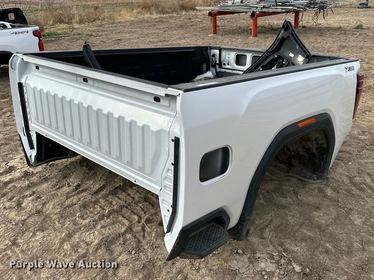 GMC Sierra pickup truck bed - ES1070