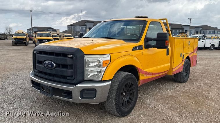 2015 Ford F350 Super Duty utility bed pickup truck - ES5950