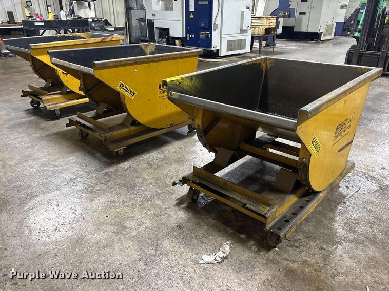  (3) Wright self dumping hoppers - ES8639