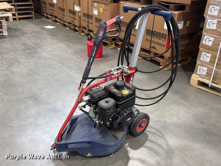 2020 Makinex DPC-2200 pressure washer - ES8650