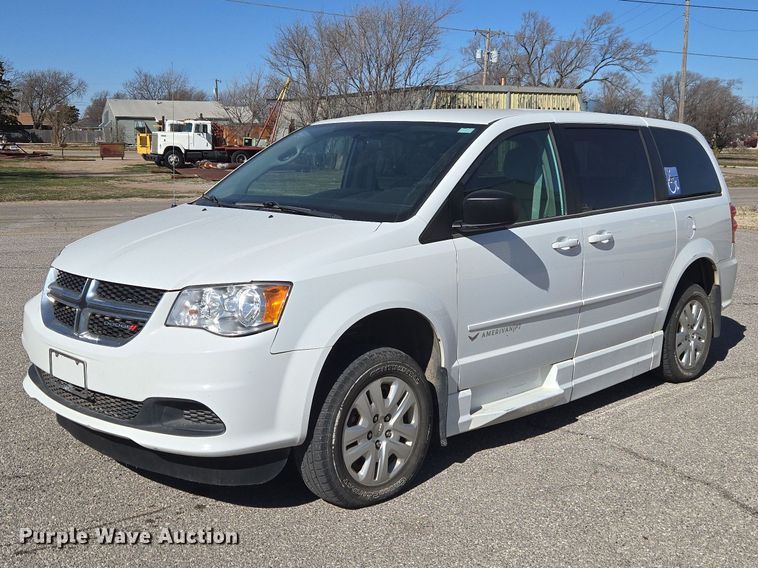 2017 Dodge Grand Caravan handicap accessible van - ET1389