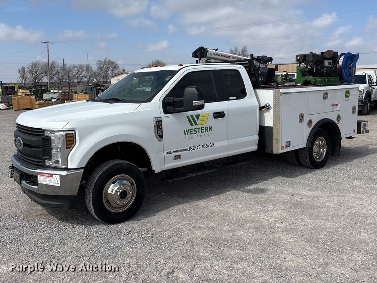 2018 Ford F350 Super Duty XL Ext. Cab utility bed pickup truck - EU4979
