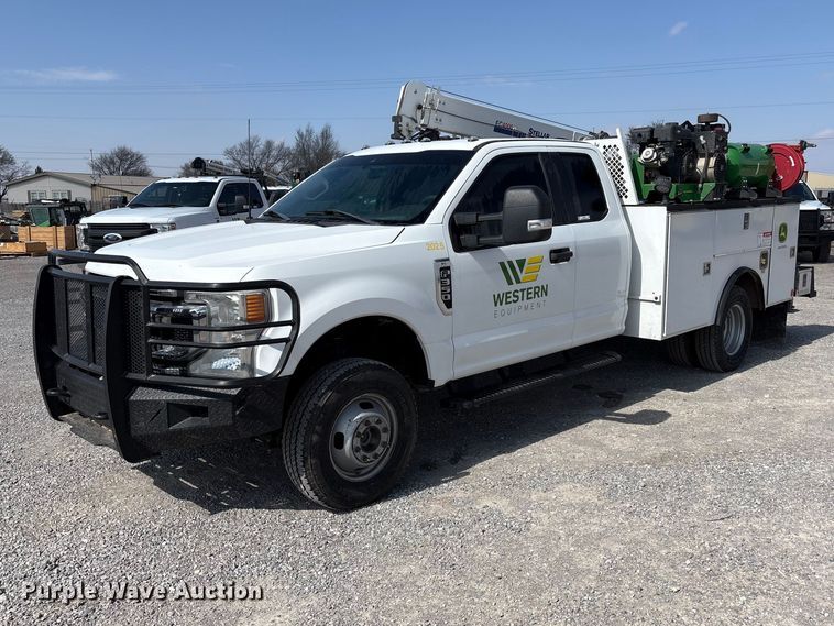 2022 Ford F-350 Ext. Cab utility bed pickup truck - EU4982