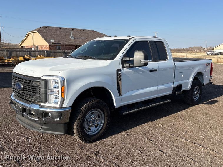 2023 Ford F250 Super Duty Ext. Cab pickup truck - EU4989