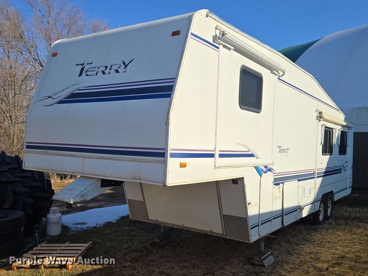 1998 Fleetwood Terry camper - EV5566