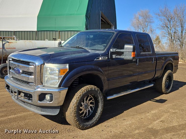 2014 Ford F250 Super Duty XLT Crew Cab pickup truck - EV5567