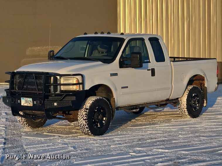 2005 Ford F250 Super Duty Ext. Cab pickup truck - EV5588