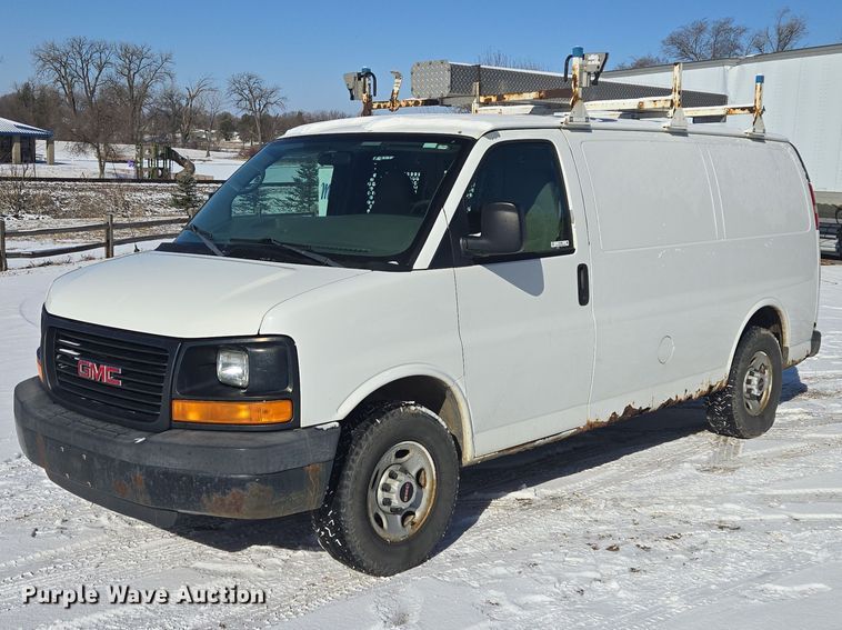 2009 GMC Savana 2500 van - EV5590