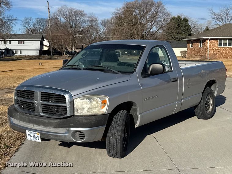2007 Dodge Ram 1500 pickup truck - FB0948