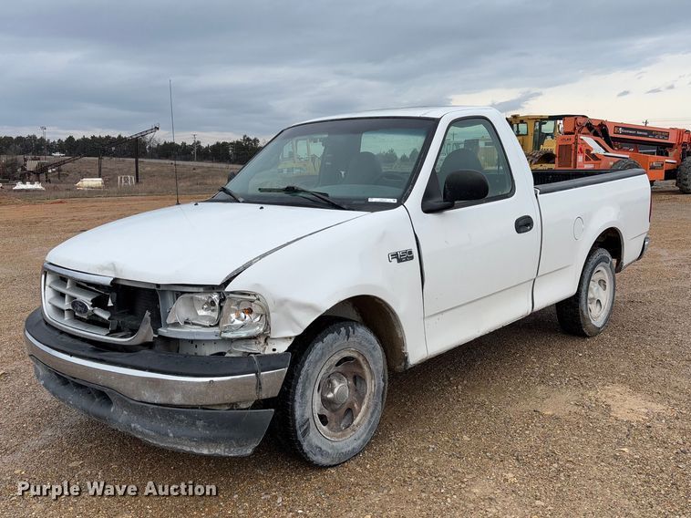 1999 Ford F150 pickup truck - FB3172
