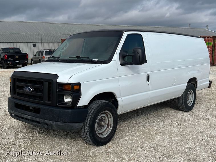 2011 Ford E250 van - FB3186