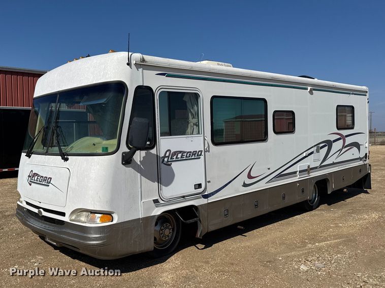 2000 Workhorse Allegro RV - FB6974