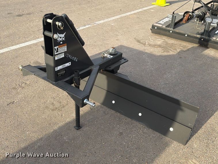 Bobcat Angle Blade 72 three point blade - FB8005