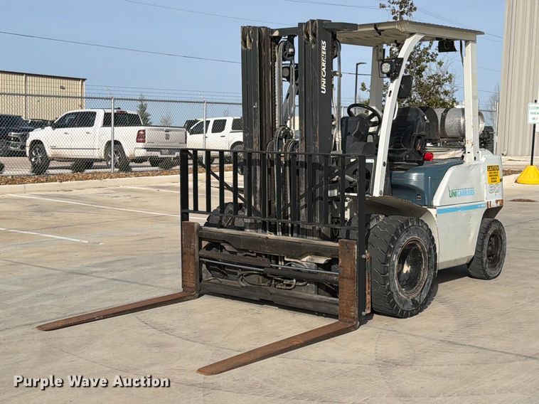 2018 UniCarriers PF80YLP forklift - FB8013