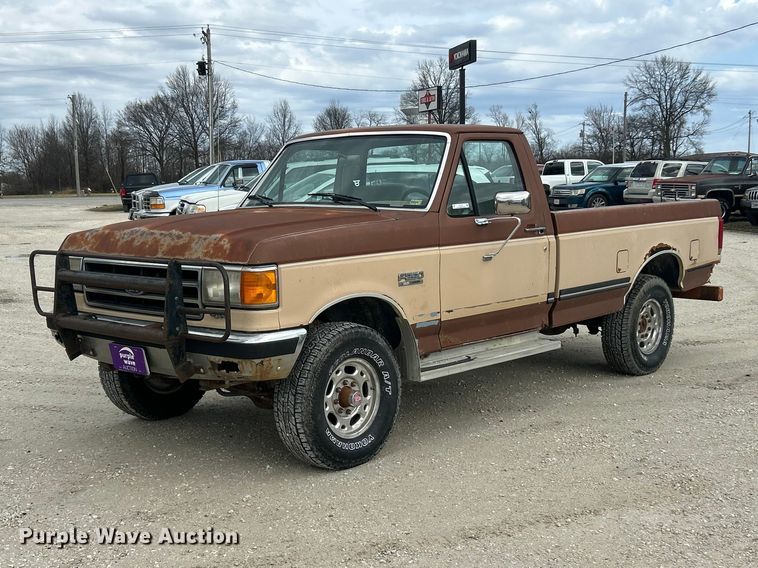 1990 Ford F250  pickup truck - FC5142