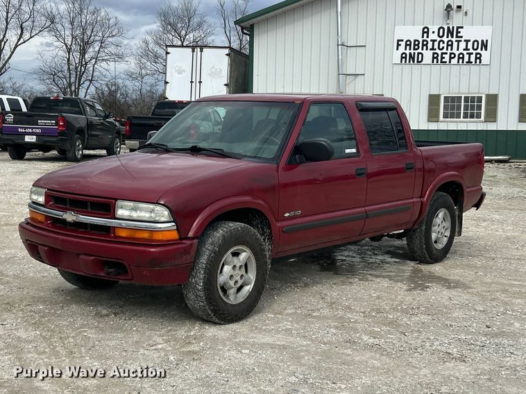 2003 Chevrolet S10 Crew Cab pickup truck - FC5150