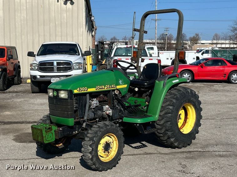 2001 John Deere 4300 MFWD tractor - FC5157