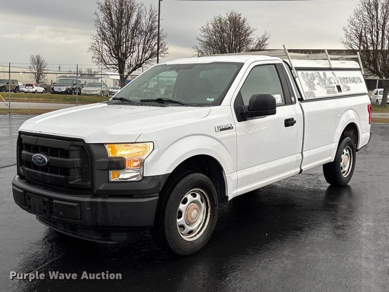 2016 Ford F150 pickup truck - FG0121