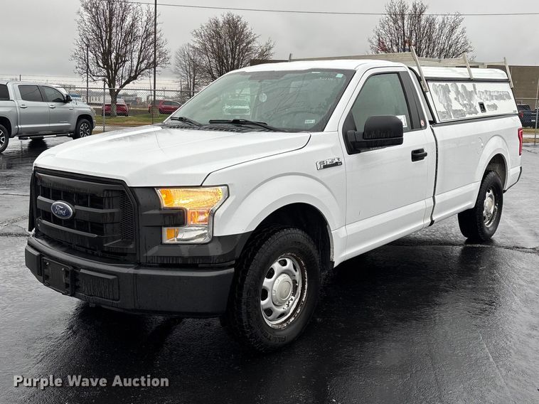 2016 Ford F150 pickup truck - FG0123