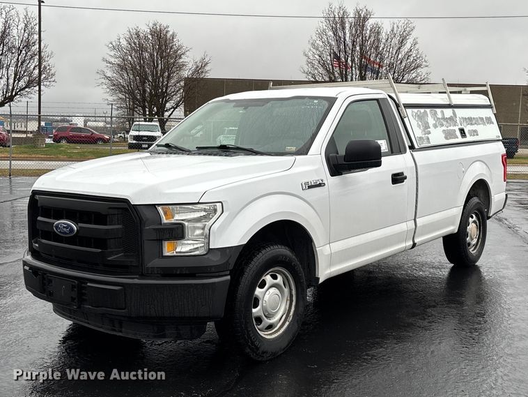 2016 Ford F150 pickup truck - FG0125