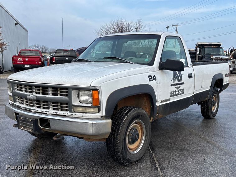 1998 Chevrolet K2500 pickup truck - FG0137