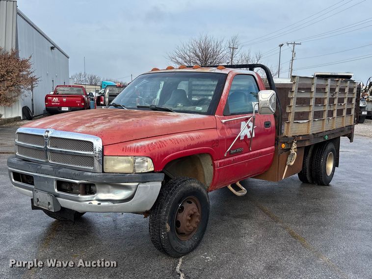 2000 Dodge Ram 3500 flatbed pickup truck - FG0140