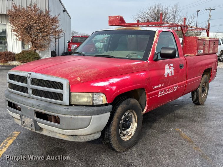 1997 Dodge Ram 1500 pickup truck - FG0141