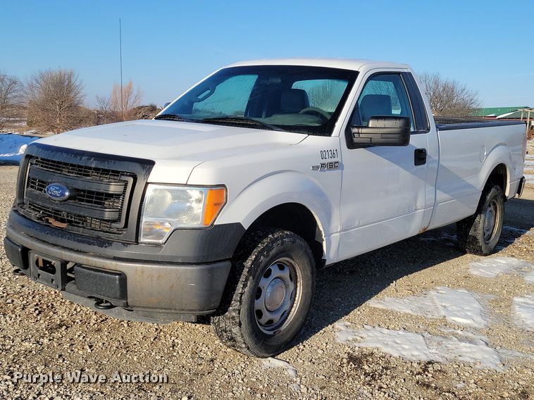 2013 Ford F150 pickup truck - NK9830