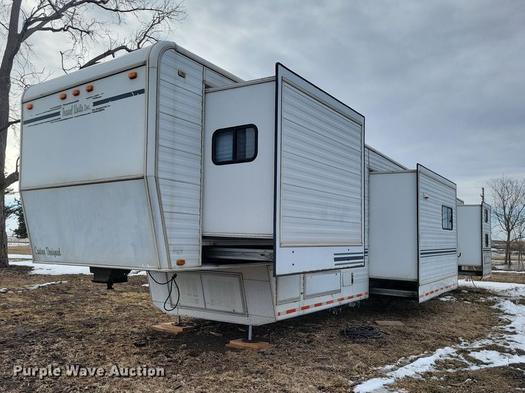 2009 Travel Units Custom Designed camper - NK9838