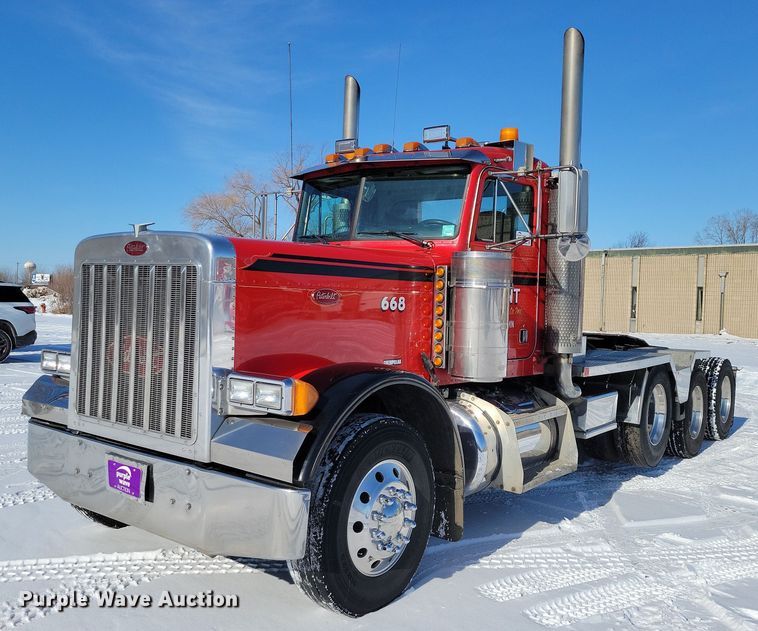 2005 Peterbilt 379 semi truck - EA2815