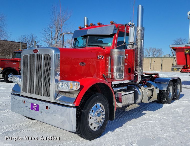 2019 Peterbilt 389 semi truck - EA2816