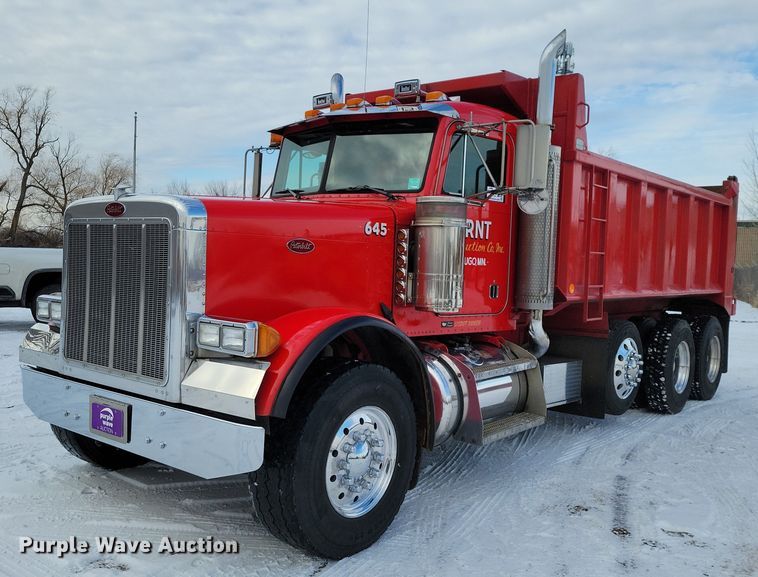 2005 Peterbilt 379 dump truck - EA2819