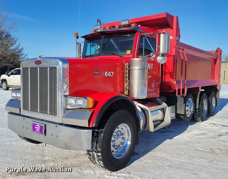 2003 Peterbilt 379 dump truck - EA2820