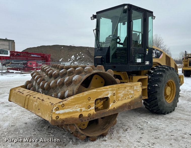 2010 Caterpillar CP56 single drum vibratory roller - FK1544