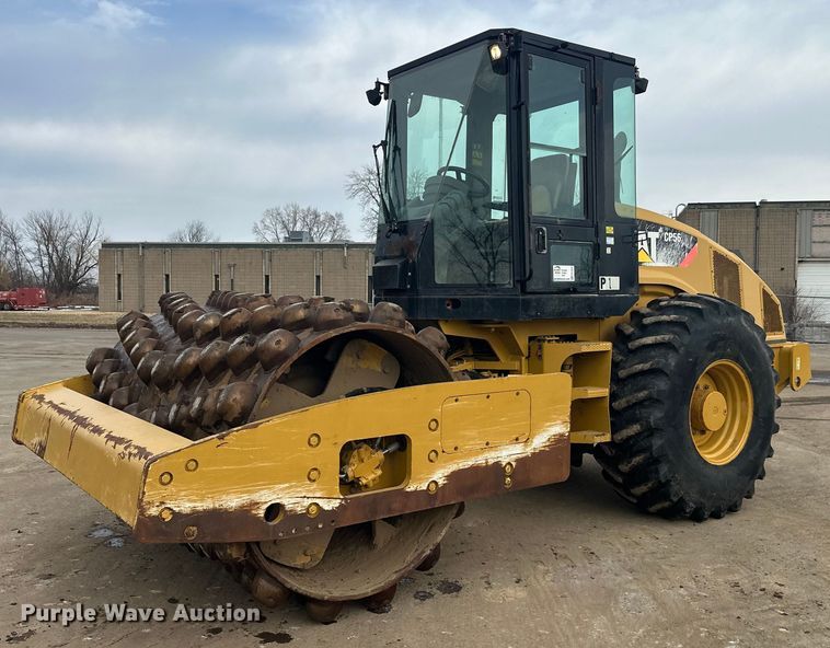 2011 Caterpillar CP56 single drum vibratory roller - FK1638