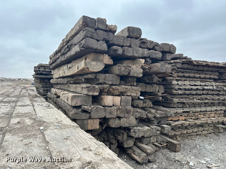 (27) crane mats - DV0845