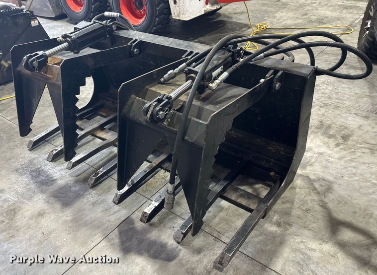 Skid steer grapple bucket - DW4488