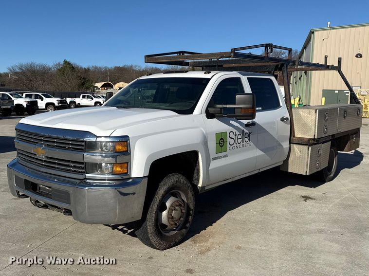 2017 Chevrolet Silverado 3500HD Crew Cab dump flatbed pickup truck - DZ4402