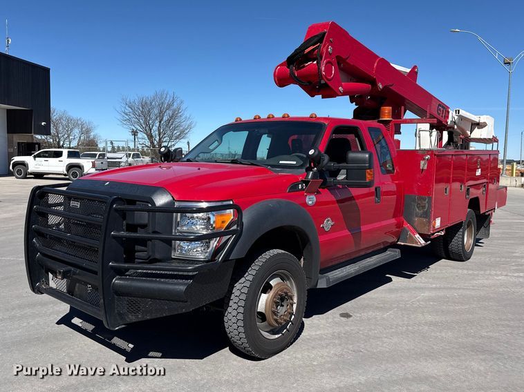2015 Ford F550 Ext. cab bucket truck - DZ5187