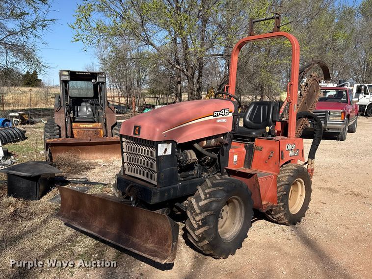 Ditch Witch RT45 trencher - DZ5241