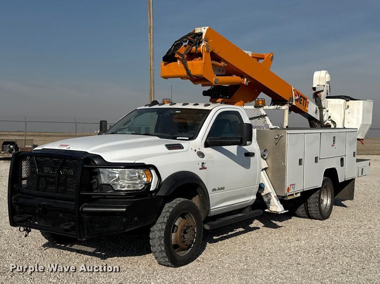 2019 RAM 5500HD bucket truck - DZ5245