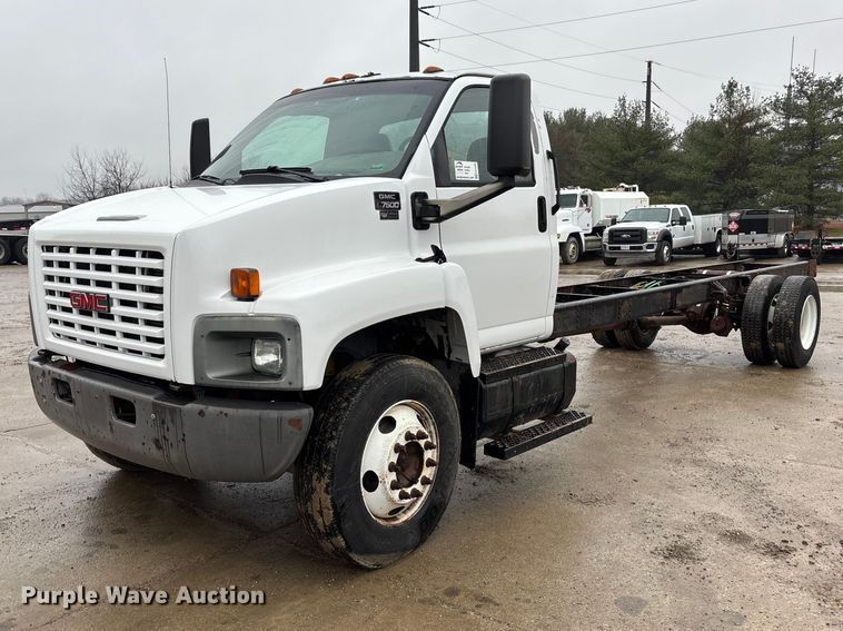 2005 GMC C7500 truck cab and chassis - EA4480