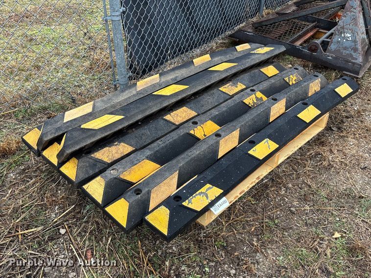 (8) Rubber curbs - EA4492