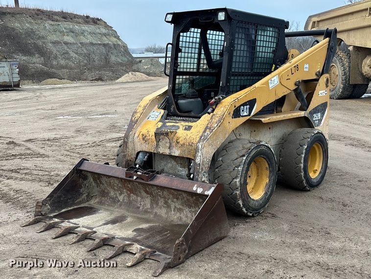 2008 Caterpillar 252B2 skid steer loader - EA4504
