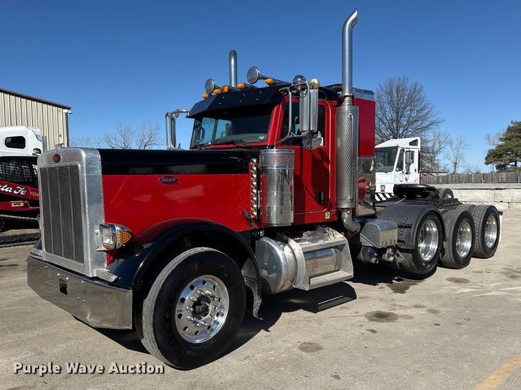 2006 Peterbilt 379EXT semi truck - EC4566