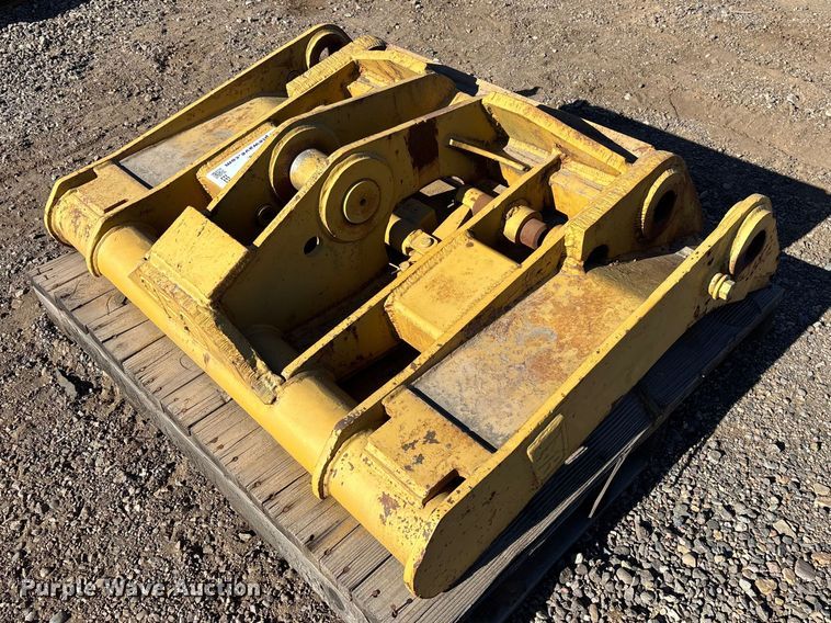 Caterpillar 950 hydraulic quick coupler - EE5201