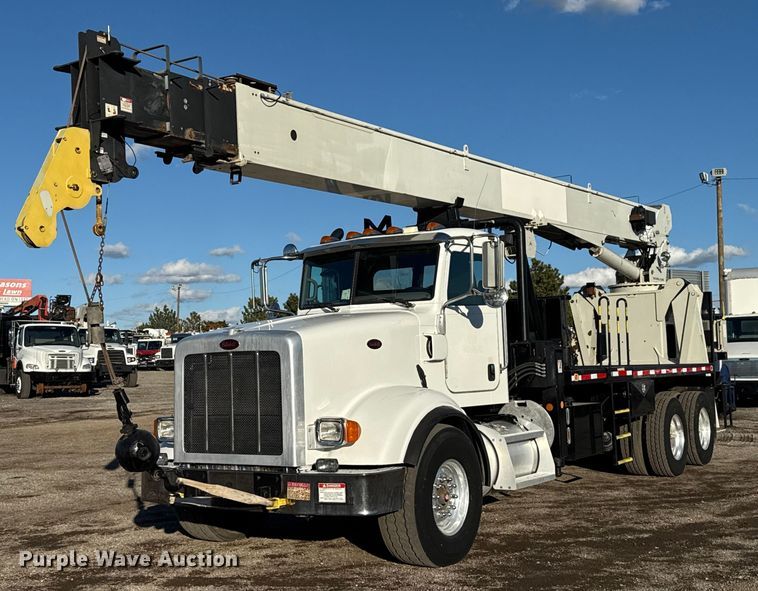2012 Peterbilt 367 crane truck - EG1954