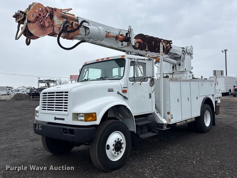 1999 International 4800 digger derrick truck - EG8847