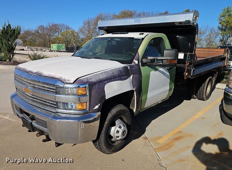 2016 Chevrolet Silverado 3500 dump bed pickup truck - EO4734