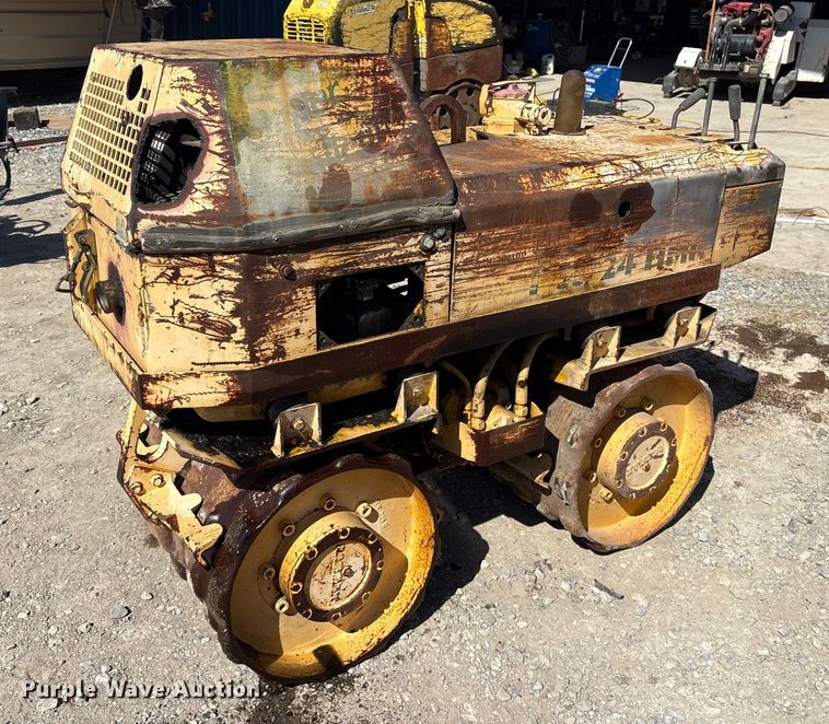 2000 Rammax P33/24 HMR trench compactor - ES8560